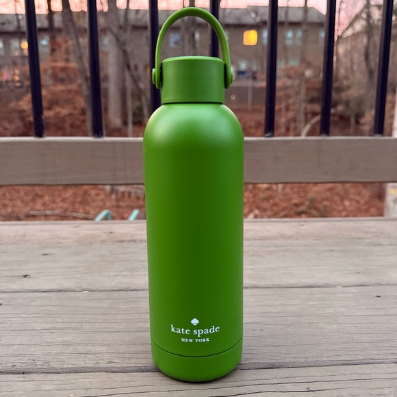 Kate Spade New York insulated stainless steel water bottle in green - Picture 2 of 11